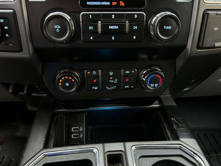 ford-f150-xlt-image-19