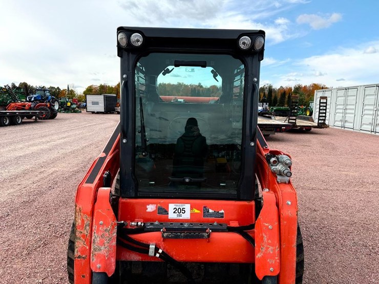 kubota-ssv75-image-13