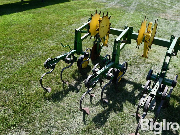 john-deere-er825-8r30-cultivator-image-13