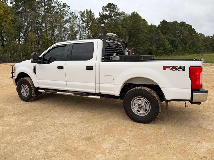 ford-f250-xl-image-2
