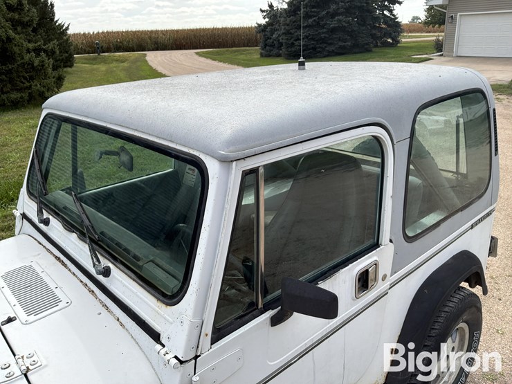1990-jeep-wrangler-image-11