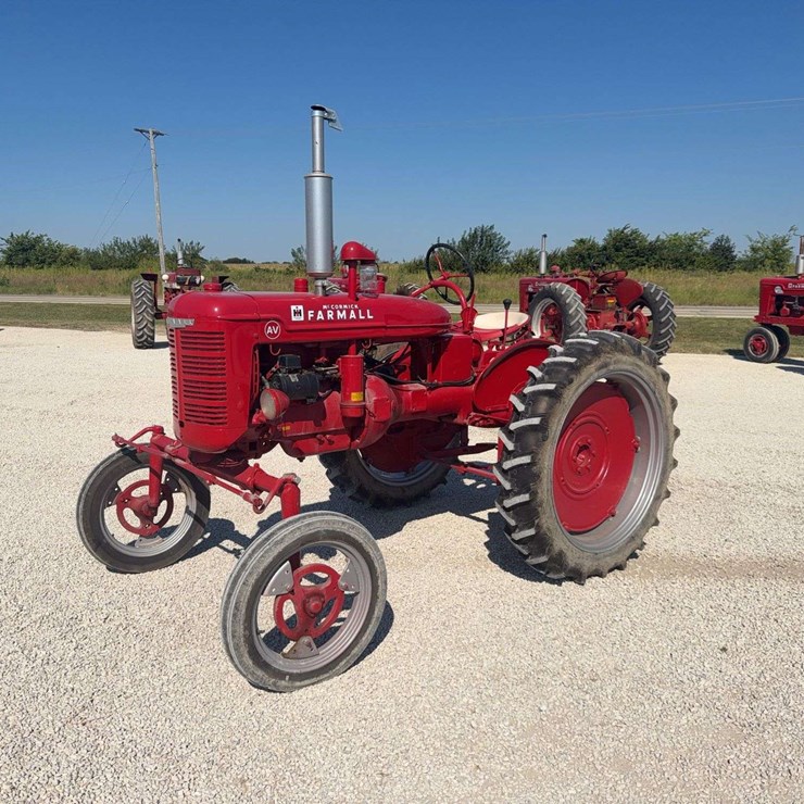 Farmall AV