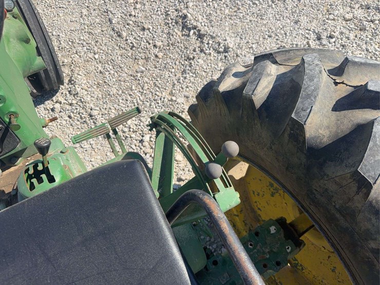 1958-john-deere-420-image-37