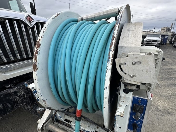 2012-vactor-2100-image-18