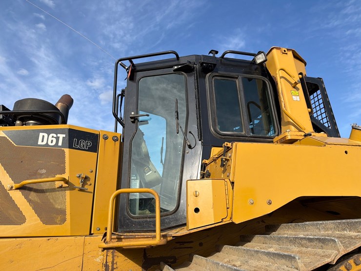 caterpillar-d6t-lgp-image-24