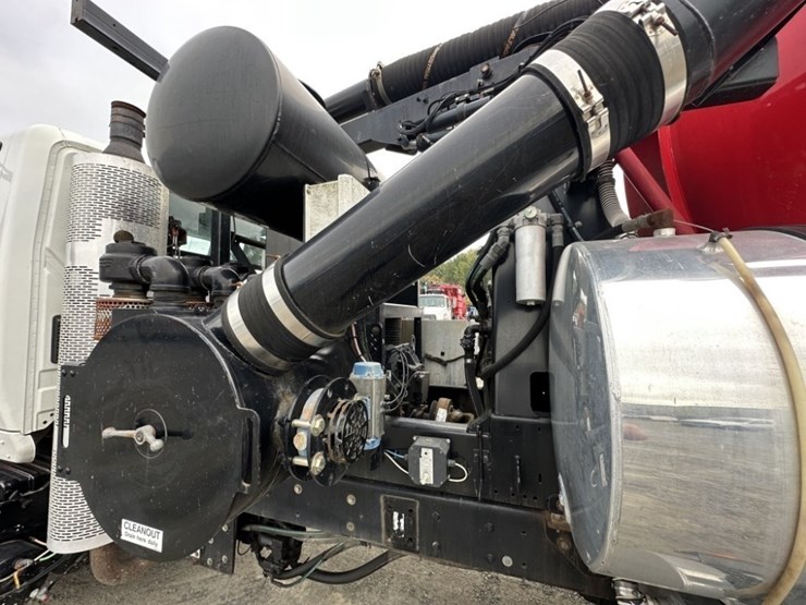 2012-vactor-2100-image-22