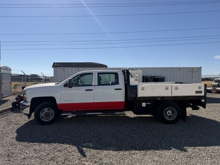 2017-chevrolet-silverado-3500-image-2