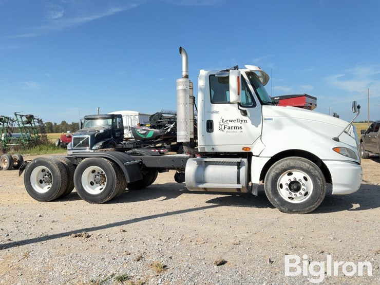 2011-international-prostar-image-4