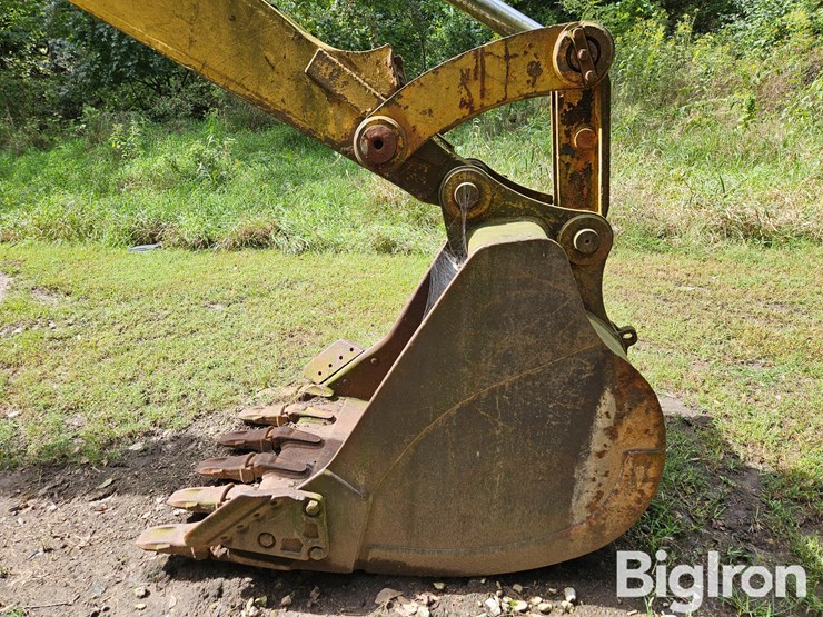 caterpillar-225-image-15