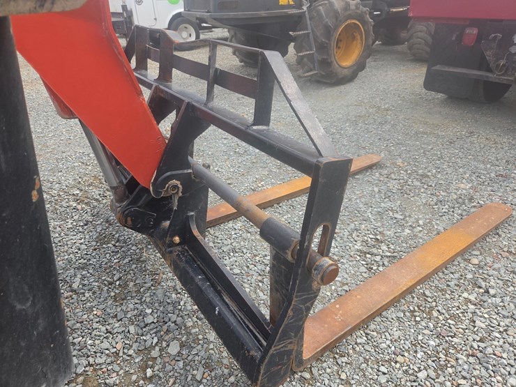 2010-jlg-g10-55a-image-12