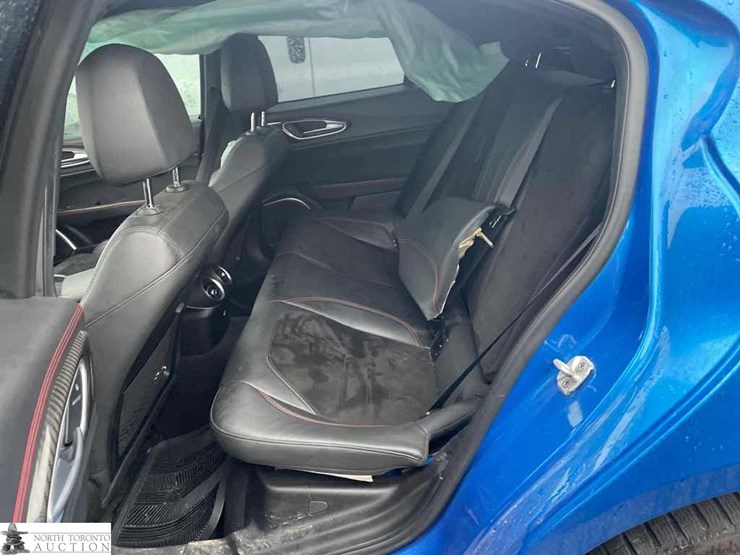 non-operable-2018-alfa-r-giulia-quadrifogli-image-8