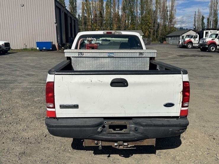 2005-ford-f250-xl-image-4