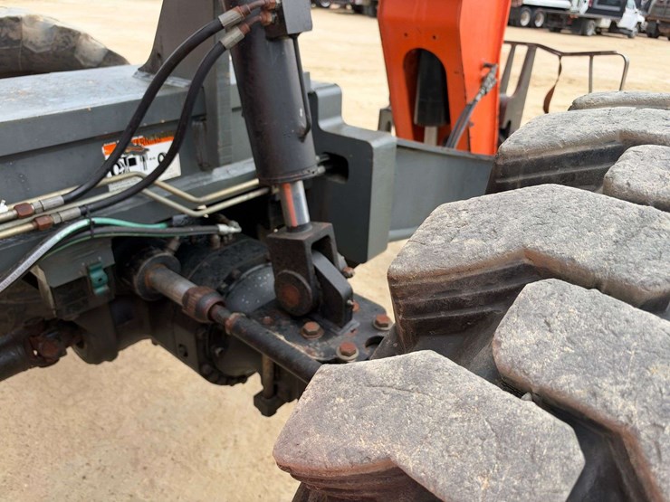 2009-jlg-g10-55a-image-19