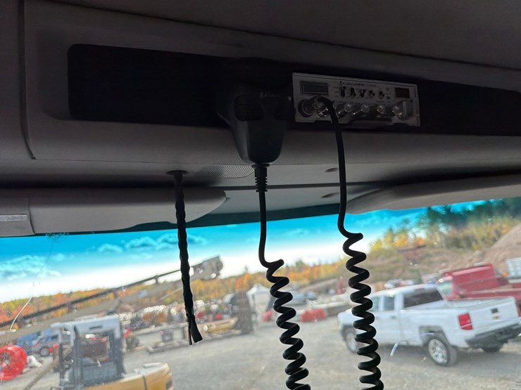 2016-kenworth-t880-image-82