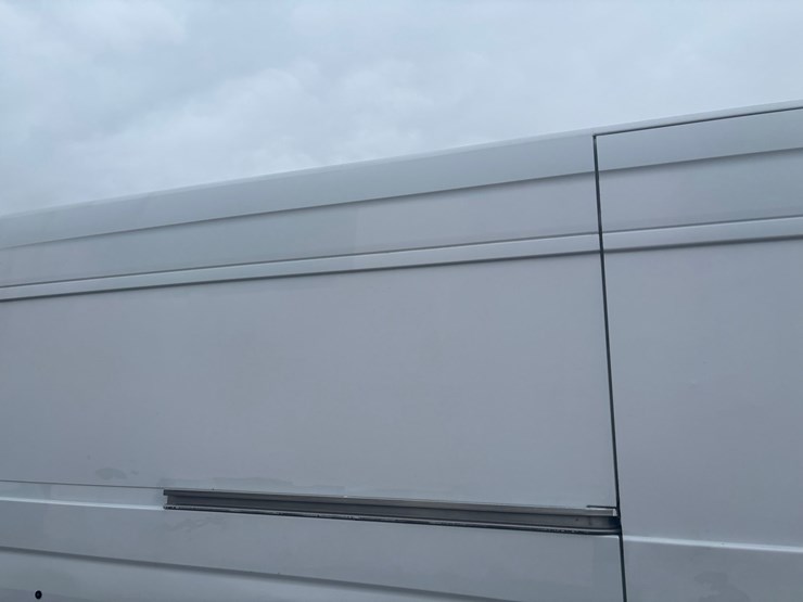 #2333-•-2014-mercedes-sprinter-van-image-22