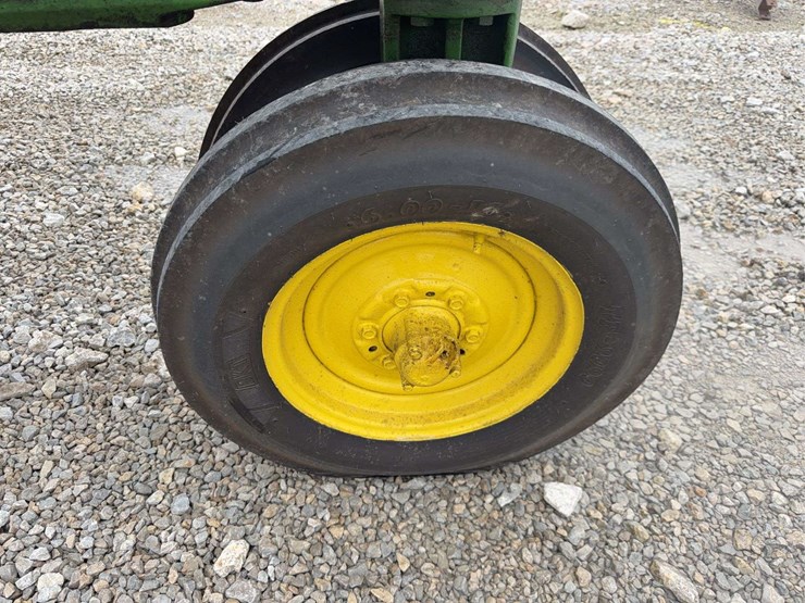 1957-john-deere-520-image-19