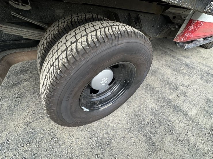 2014-dodge-3500-image-14