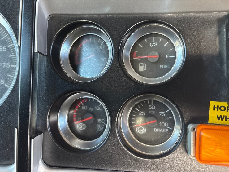 2007-kenworth-w900-image-59