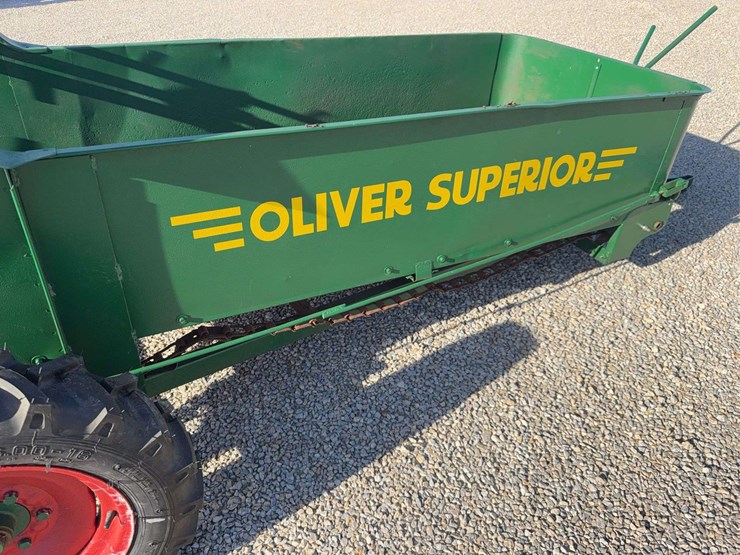 oliver-superior-manure-spreader-image-18
