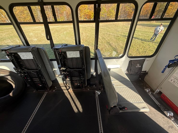 2015-ford-f550-image-39
