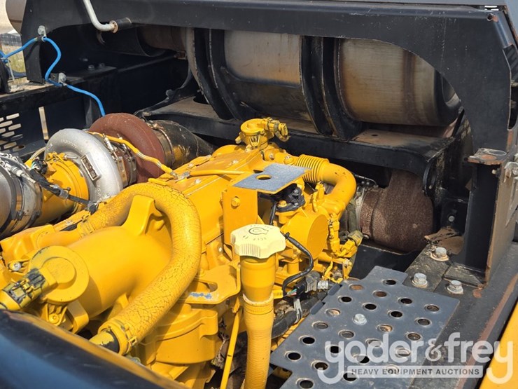 2019-deere-470g-lc-image-52