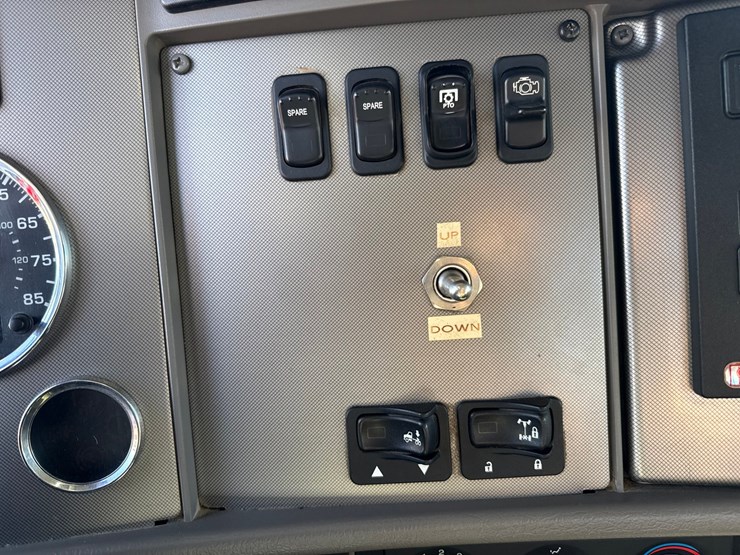 2020-kenworth-t270-image-49