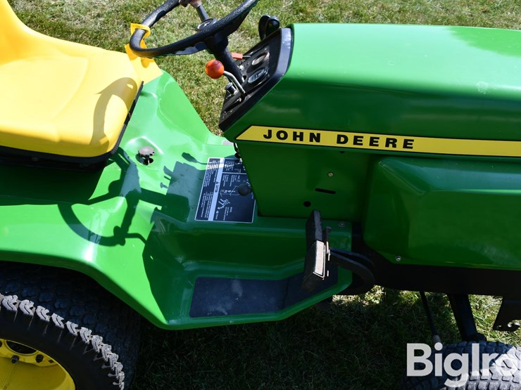 john-deere-300-image-17