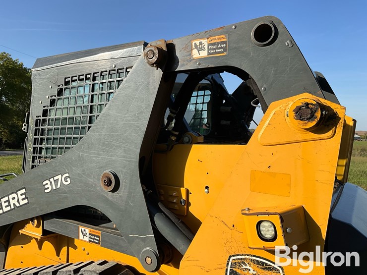 2019-deere-317g-image-10