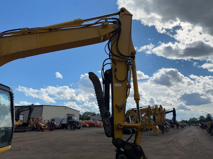 2015-kobelco-sk140sr-lc-3-image-10