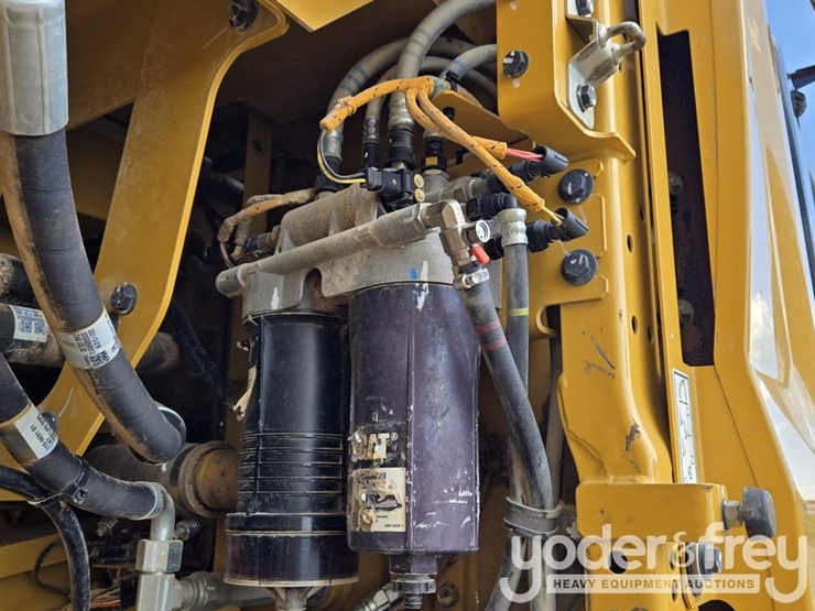 2022-caterpillar-336-image-42