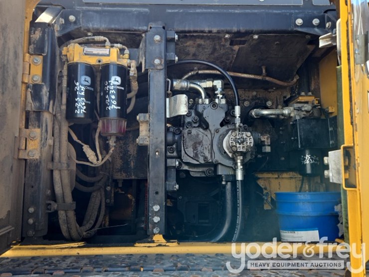2019-deere-470g-lc-image-35