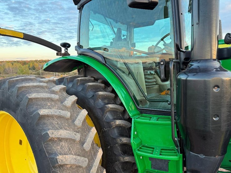 john-deere-6215r-image-28