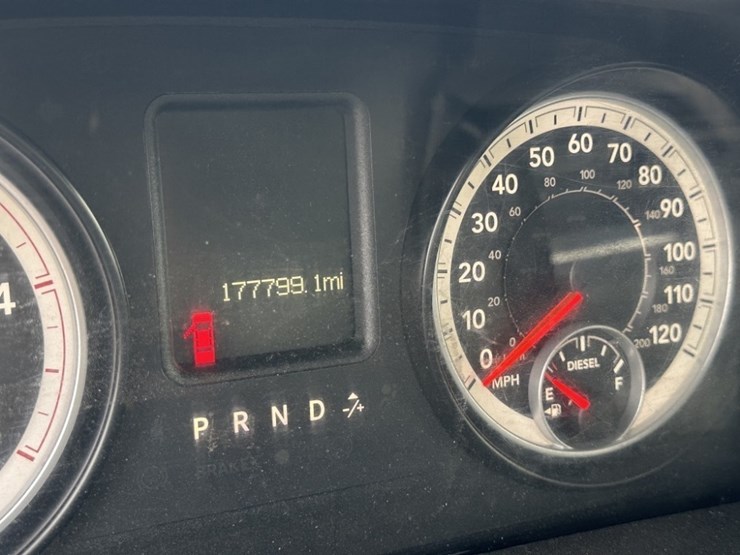 2014-dodge-3500-image-19