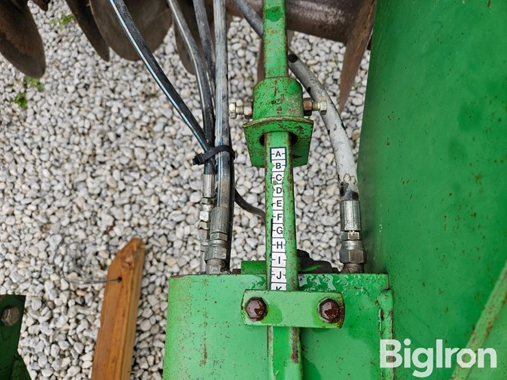 john-deere-630-image-12