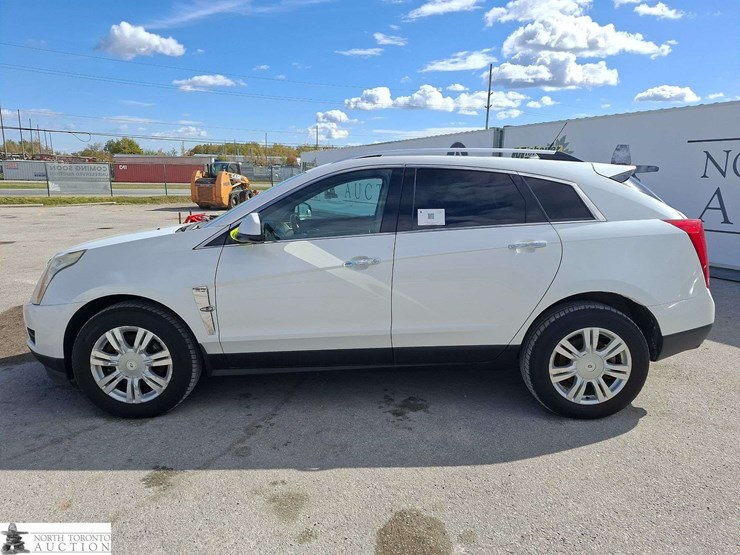 2011-cadillac-srx-image-8