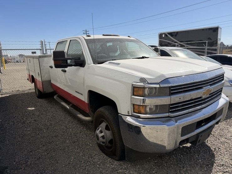 2015-chevrolet-silverado-3500-image-8