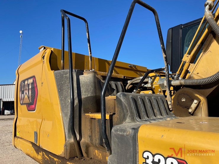 2021-caterpillar-320-image-15