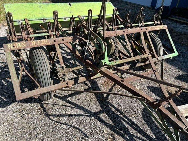 john-deere-8-image-1