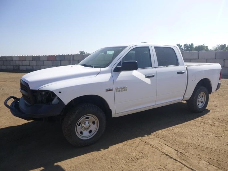 2016-dodge-1500-image-2