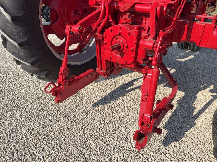 farmall-350-image-28