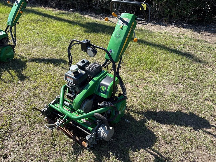 john-deere-11-image-1