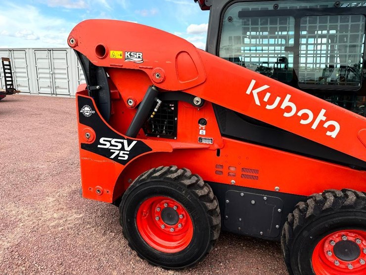 kubota-ssv75-image-17