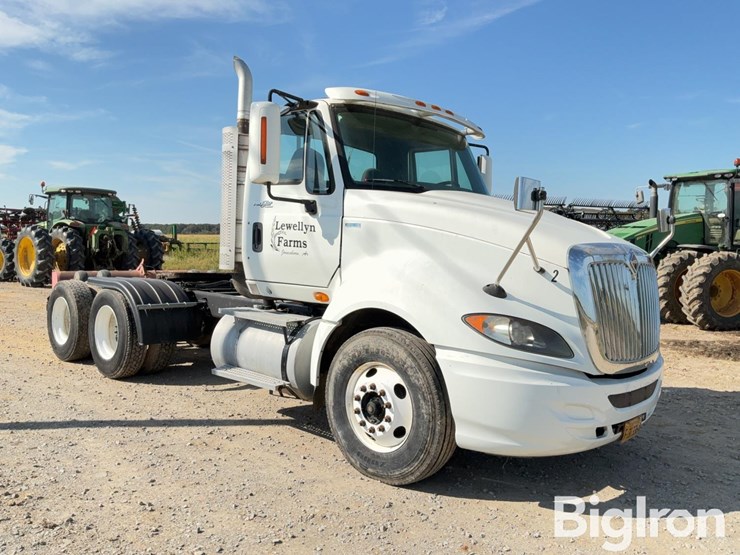 2011-international-prostar-image-3