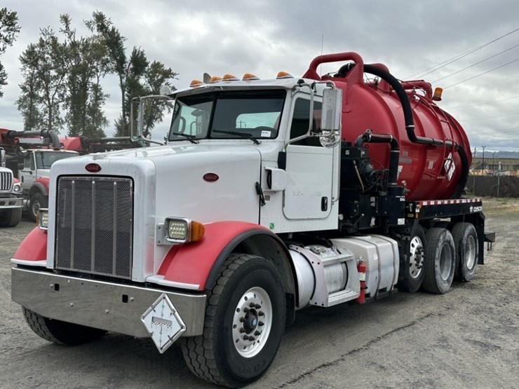 2011-peterbilt-365-image-1