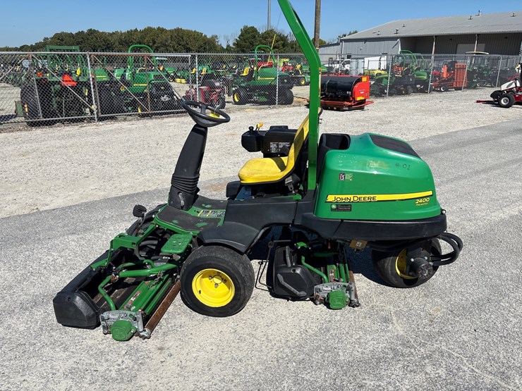 2021-john-deere-2400-image-2