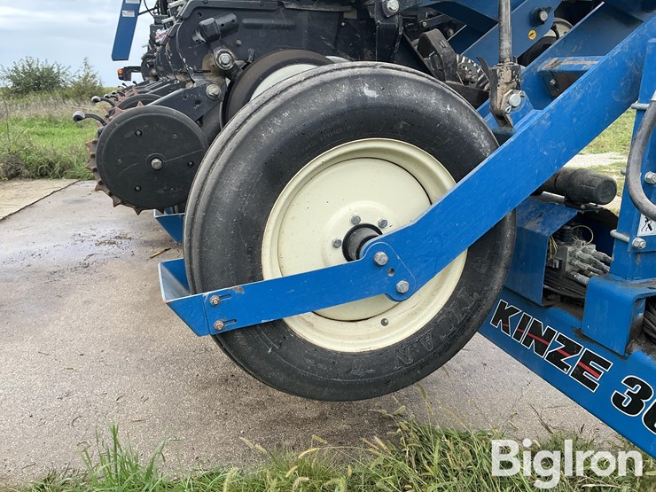 2014-kinze-3660-image-9