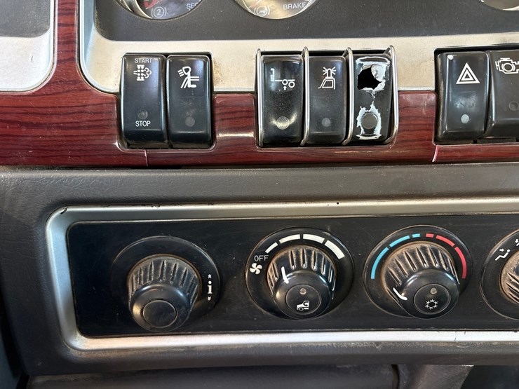 2009-kenworth-t800-image-98