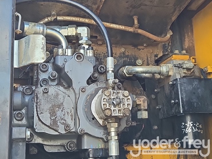 2019-deere-470g-lc-image-39