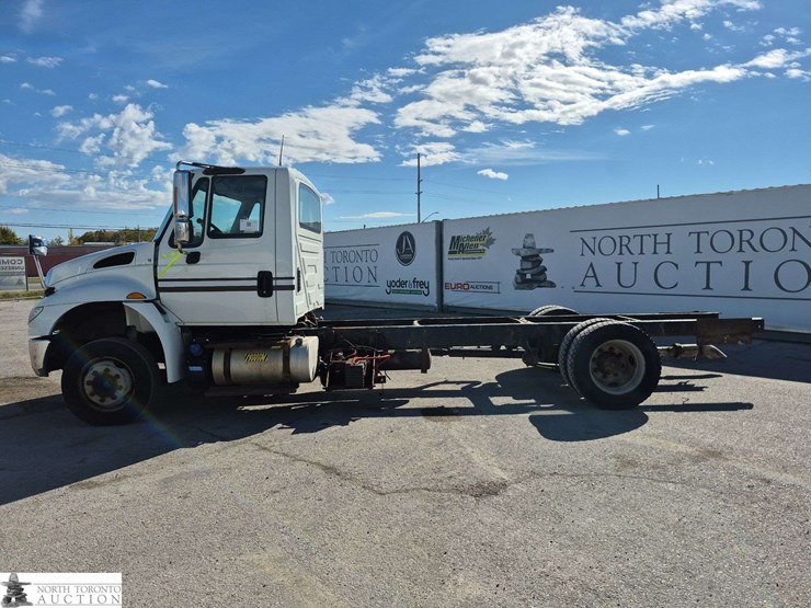 2017-international-durastar-4300-image-8