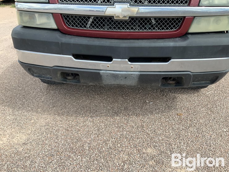 2004-chevrolet-silverado-2500-image-12
